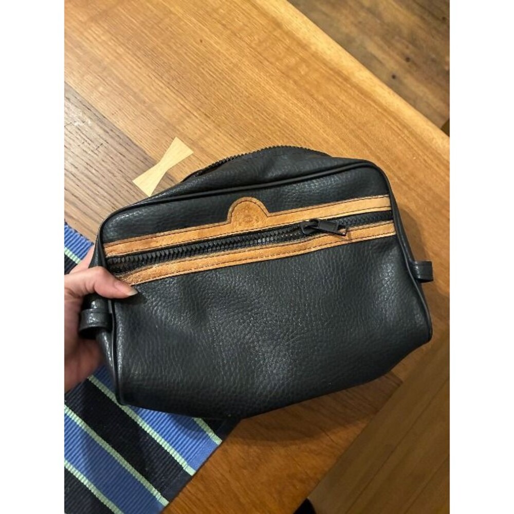 Vintage Men's Black Leather Dopp Kitt Toiletries